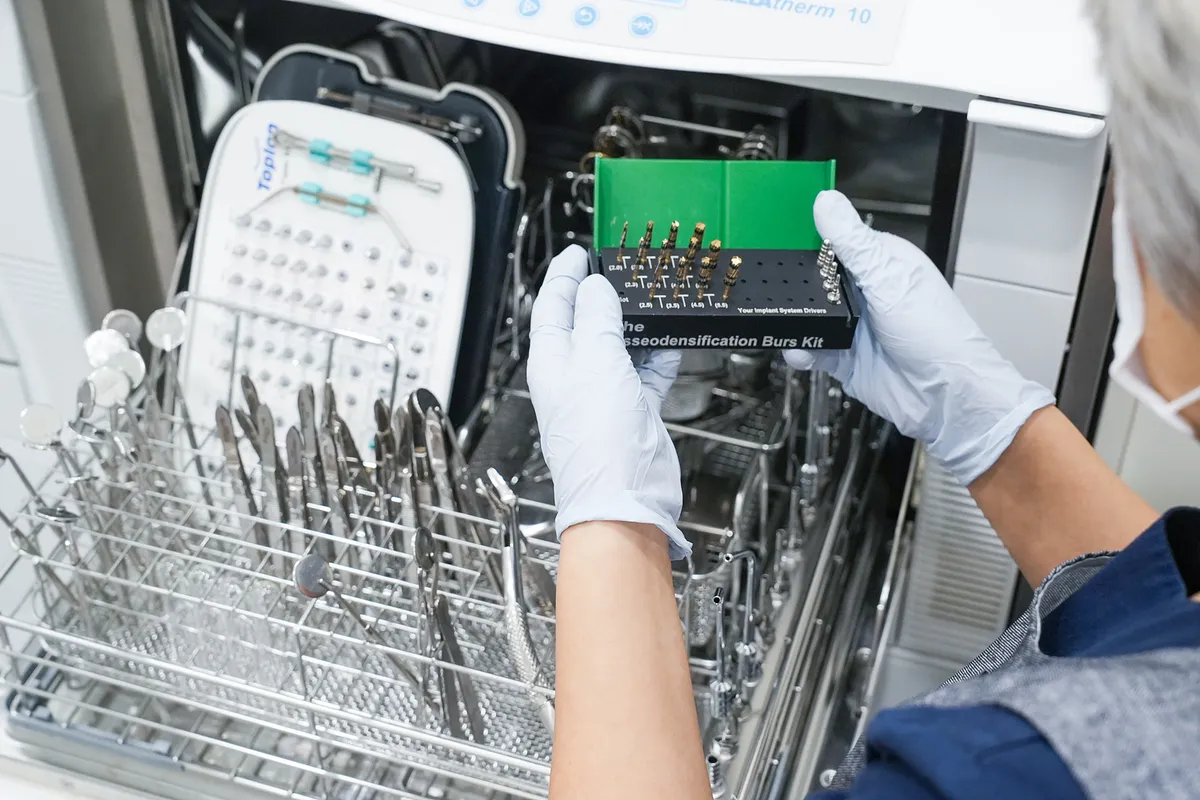Loading the MELAtherm 10 washer-disinfector